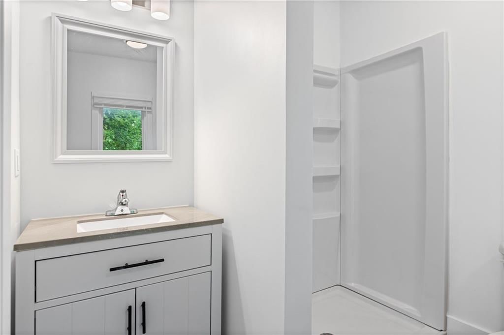 713 S Sycamore Street — photo 11