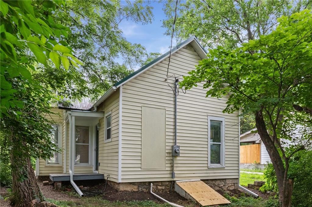 713 S Sycamore Street — photo 17