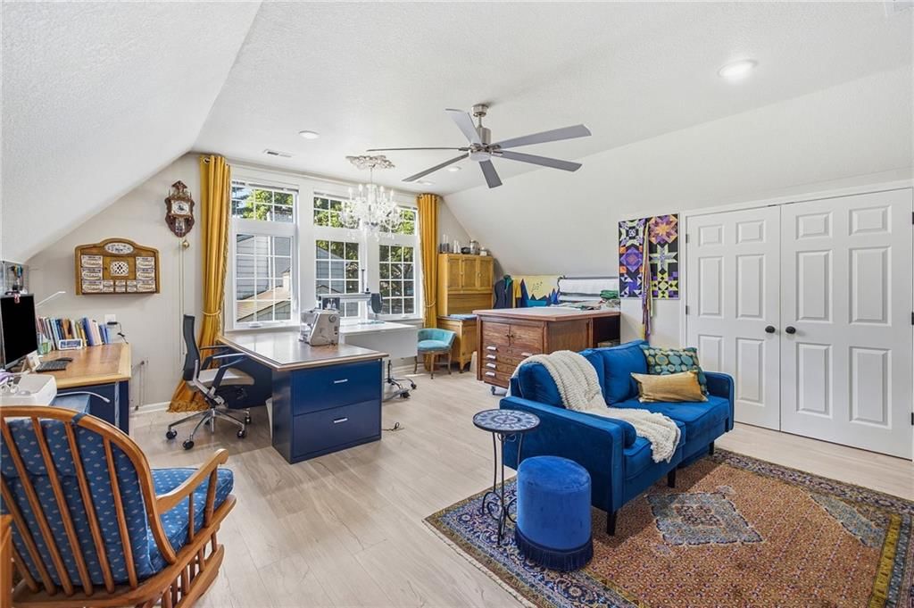 11101 BELLEVIEW Avenue — photo 32