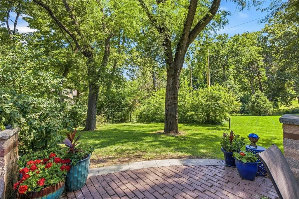 11101 BELLEVIEW Avenue — photo 48