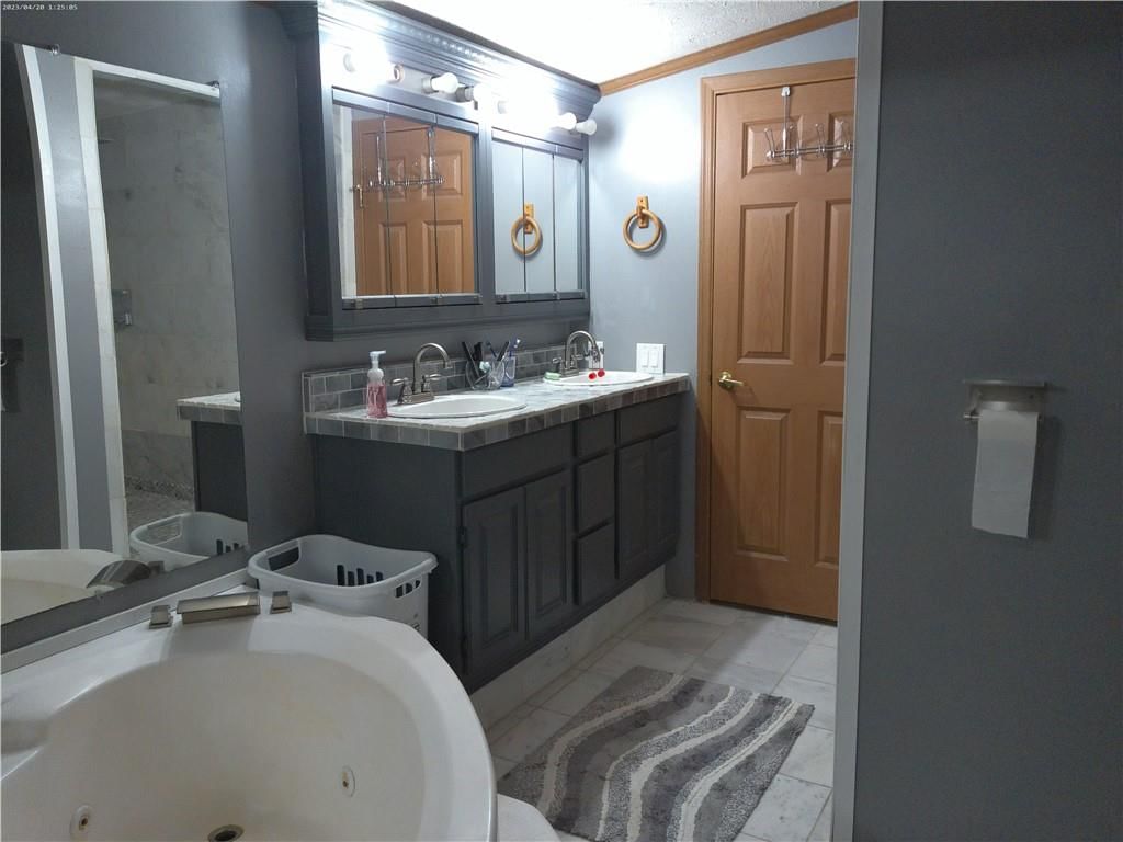 320 W South Street — photo 9