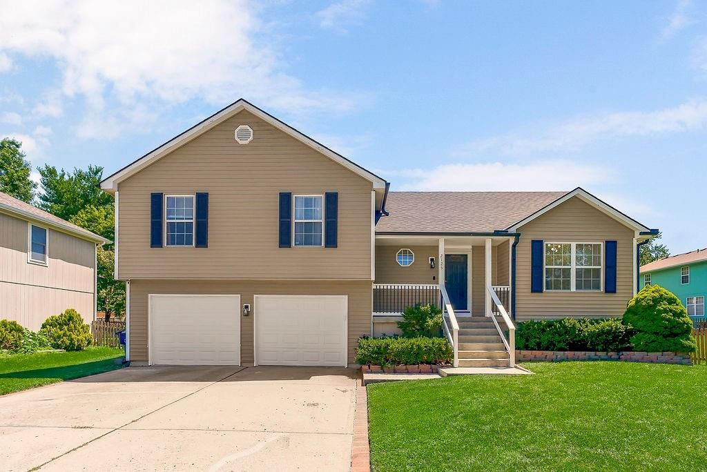 2125 SE 6th Terrace, Lee's Summit, MO