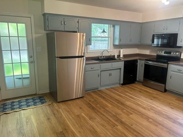 328 Lyon Street — photo 9