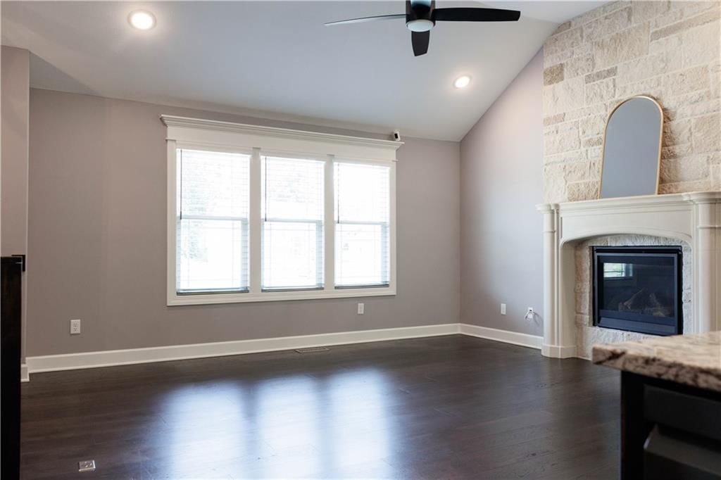 8815 W Longview Parkway — photo 3