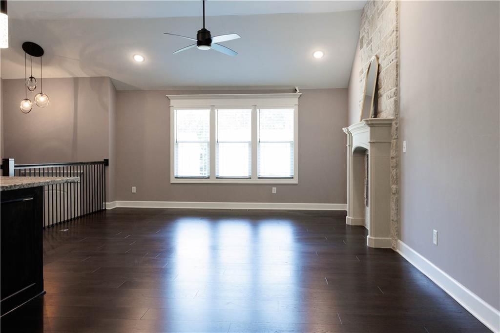 8815 W Longview Parkway — photo 4