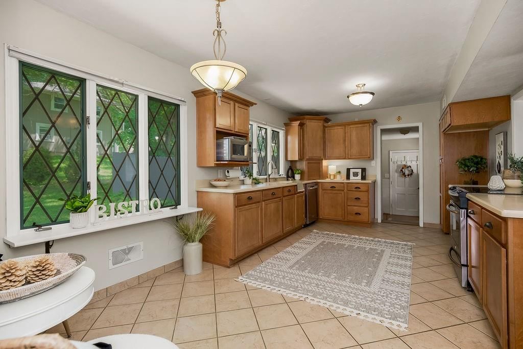 5475 Clare Road — photo 8