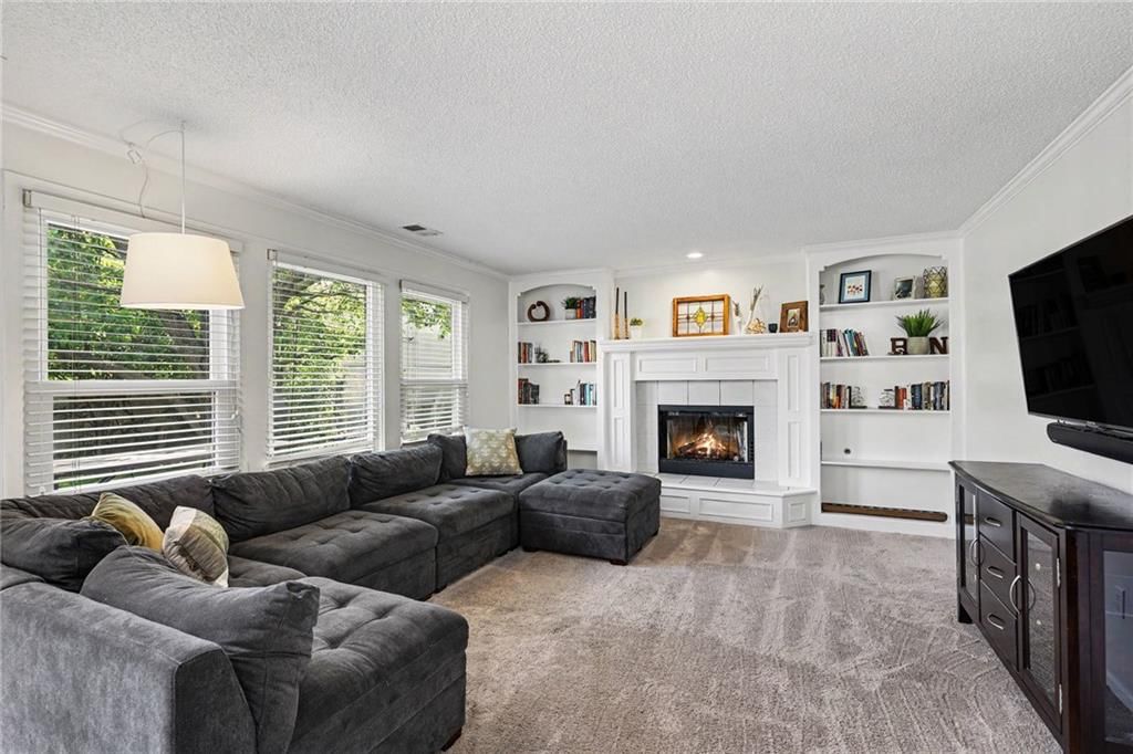 21620 W 53rd Street — photo 8