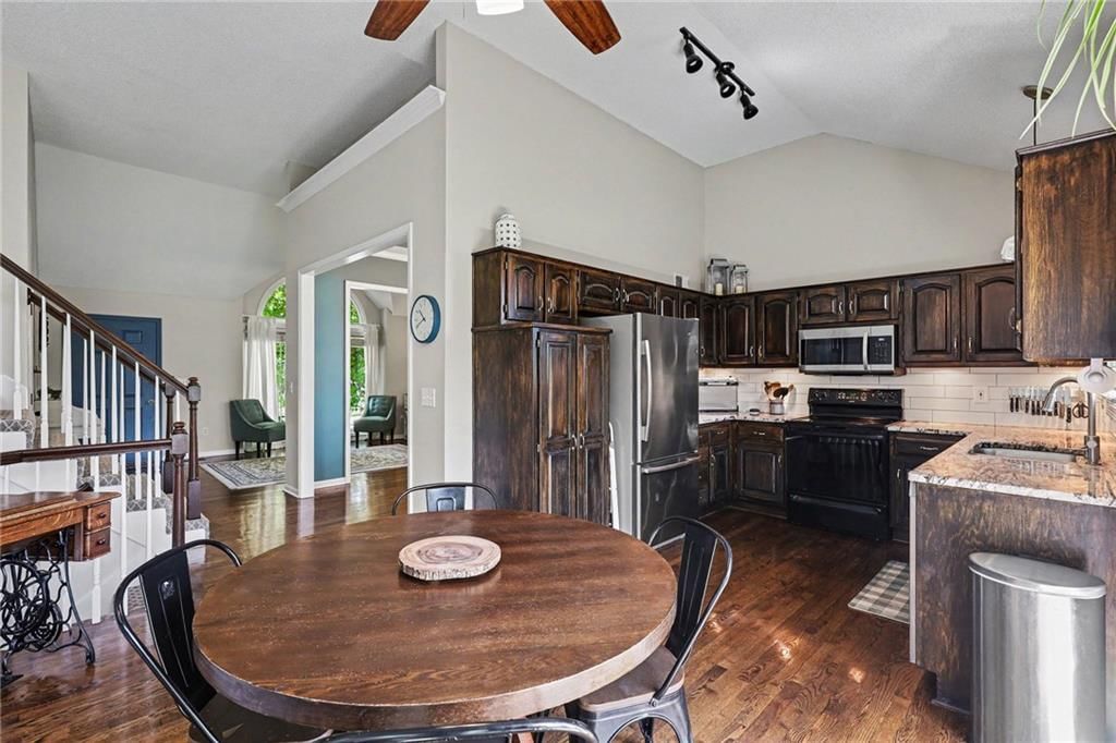 21620 W 53rd Street — photo 11