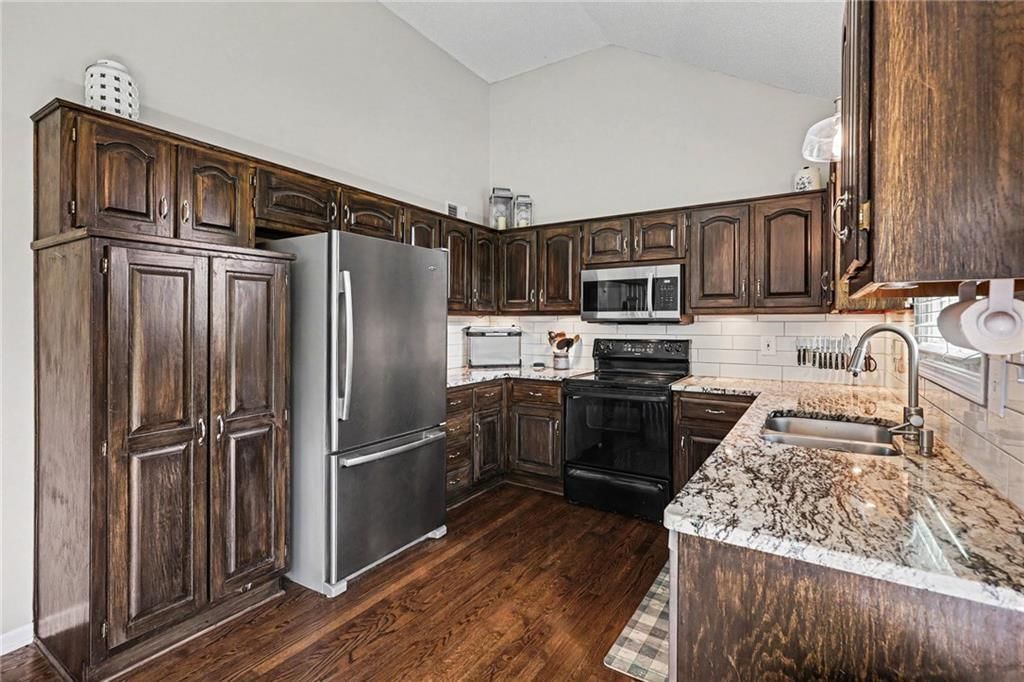 21620 W 53rd Street — photo 13