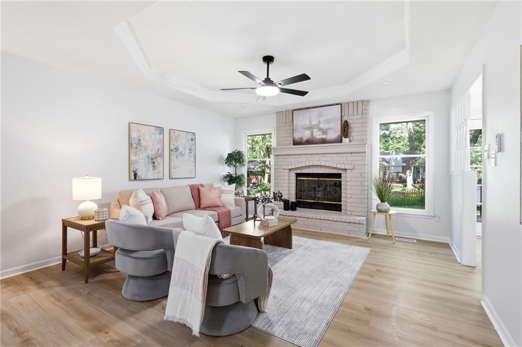 2424 NW Leann Drive — photo 3