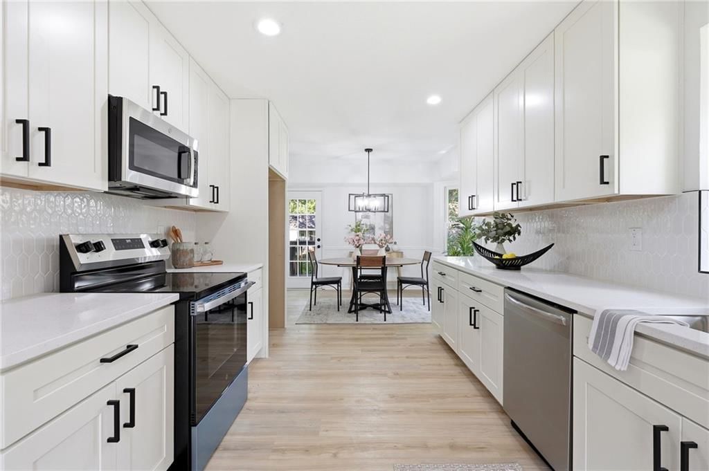 2424 NW Leann Drive — photo 13