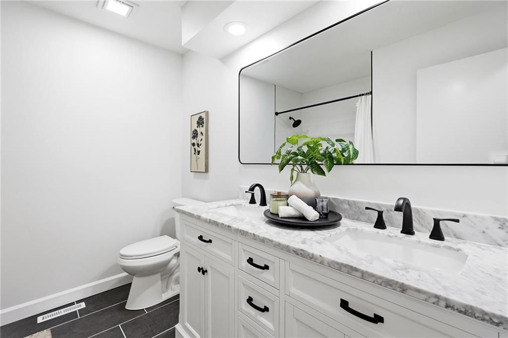 2424 NW Leann Drive — photo 18