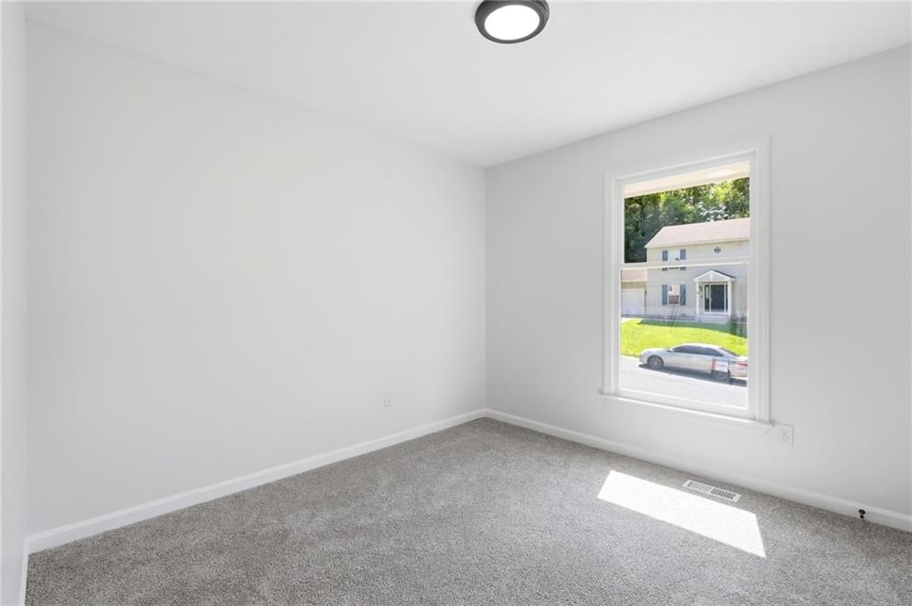 2424 NW Leann Drive — photo 20
