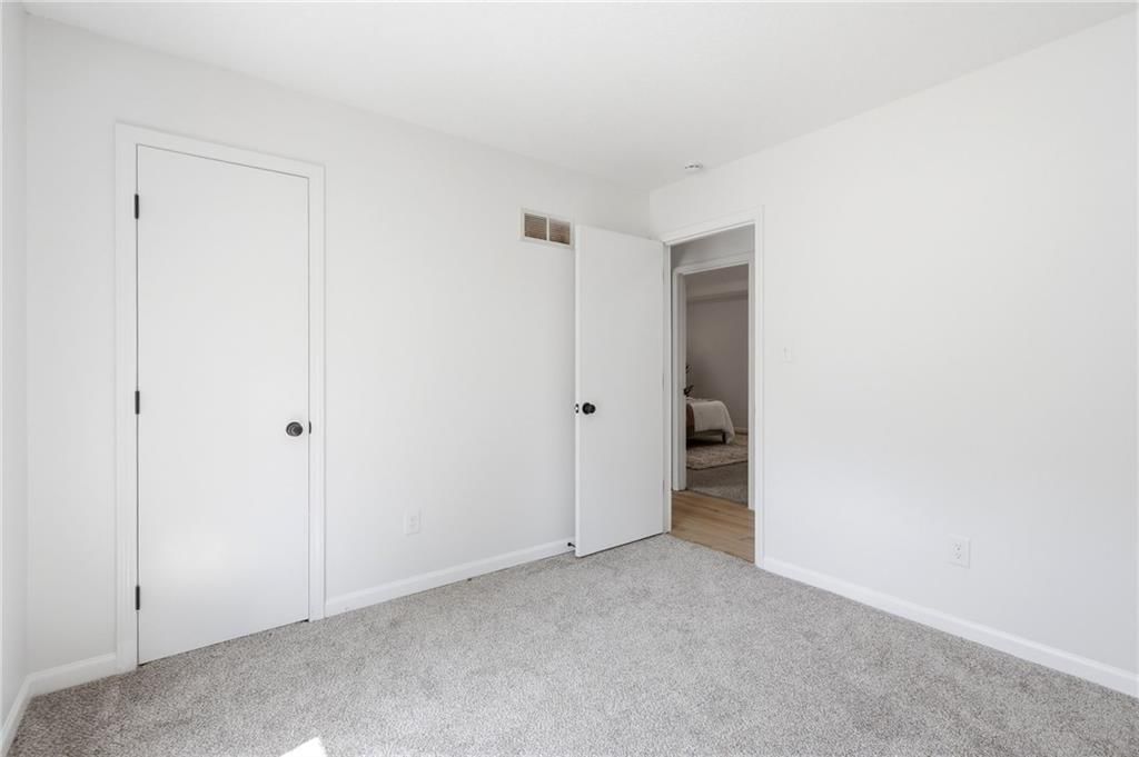 2424 NW Leann Drive — photo 21