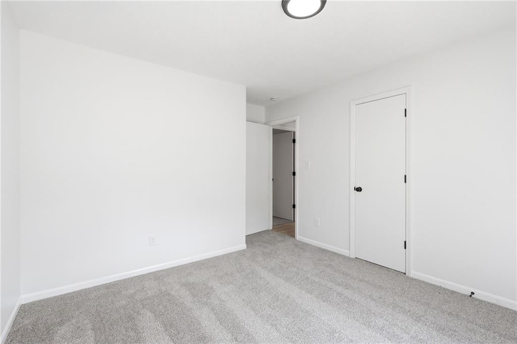 2424 NW Leann Drive — photo 23