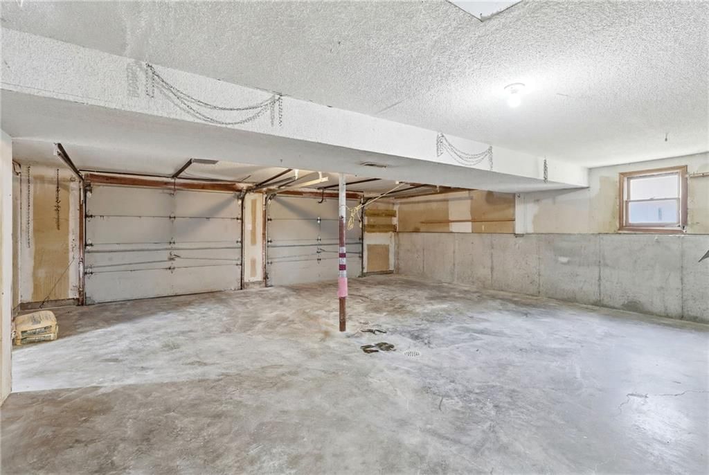 2424 NW Leann Drive — photo 34