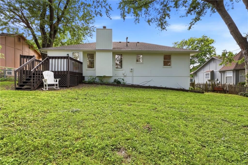 2424 NW Leann Drive — photo 36