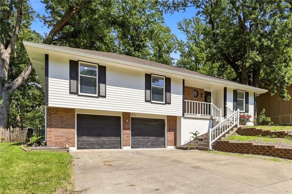 2424 NW Leann Drive — photo 39