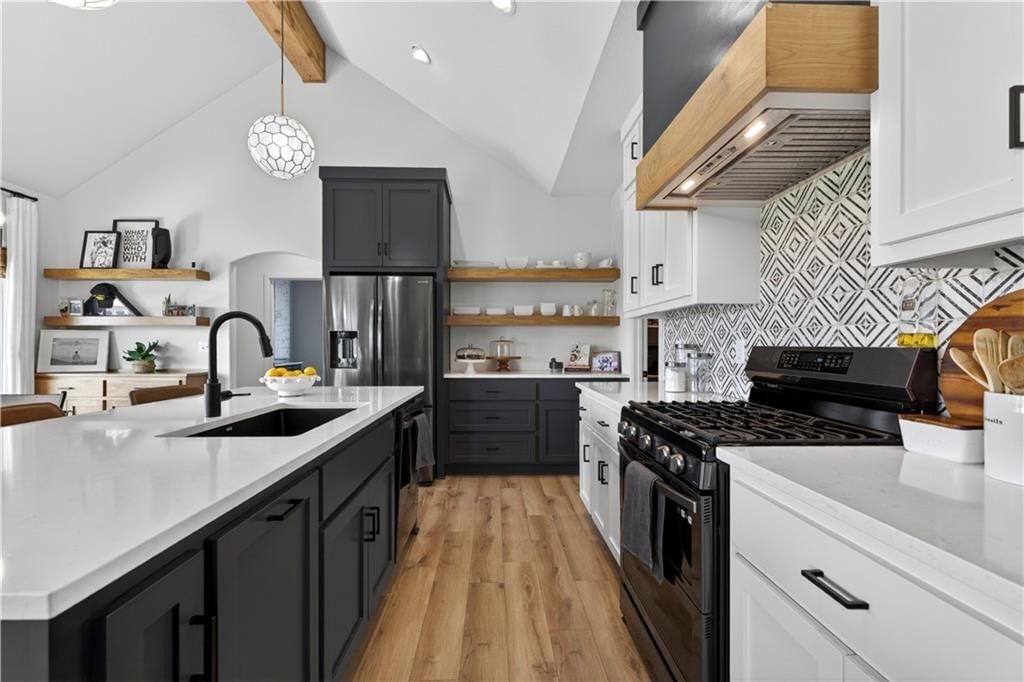 18702 Theden Street — photo 16