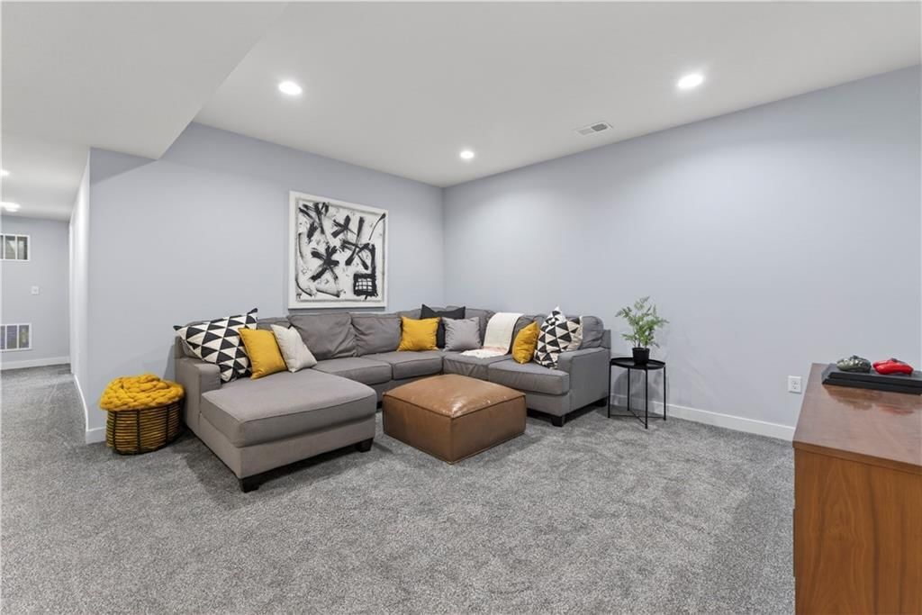 18702 Theden Street — photo 32