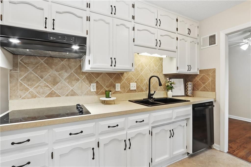 701 W 91st Street — photo 8