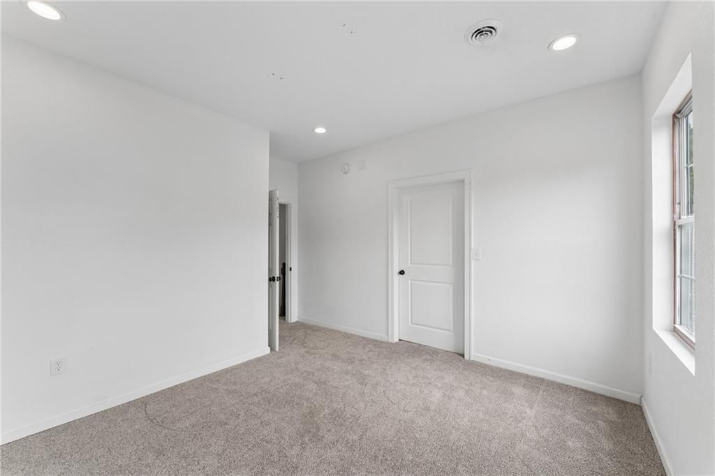 24 S 11th Street — photo 32