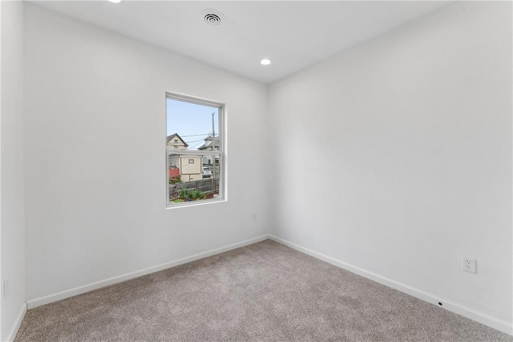 24 S 11th Street — photo 35