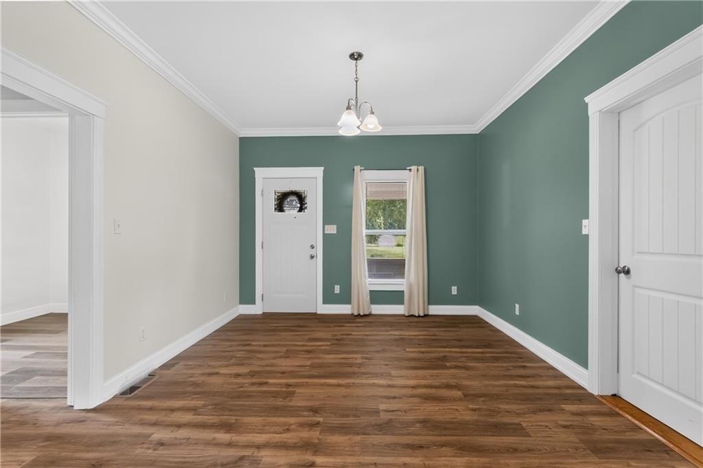 918 N Claremont Street — photo 9