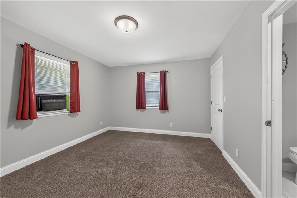 918 N Claremont Street — photo 11