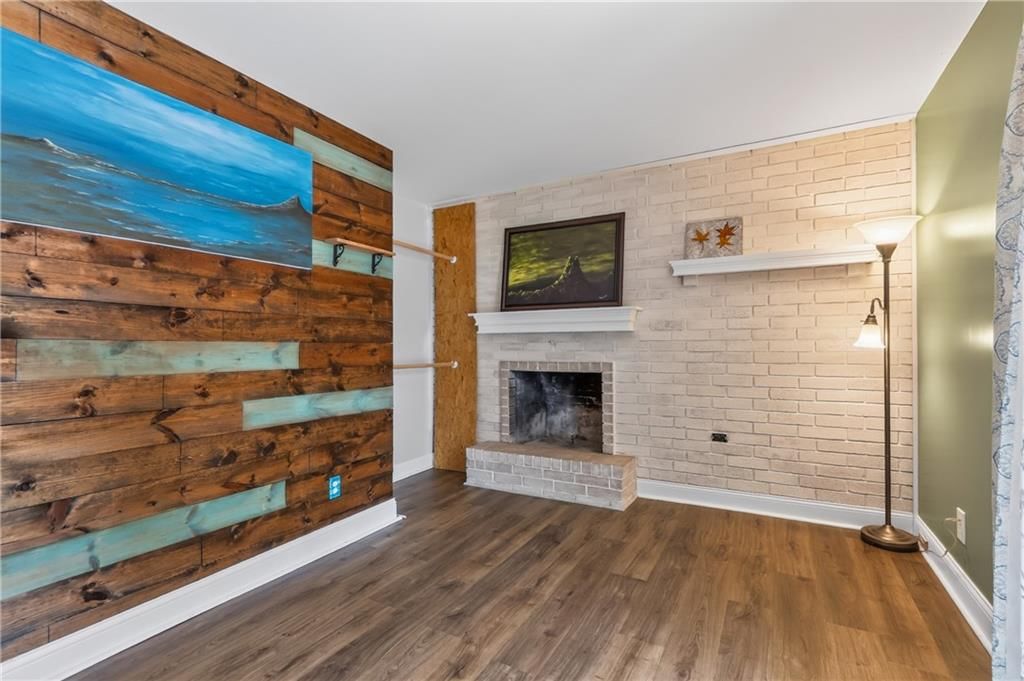 918 N Claremont Street — photo 14