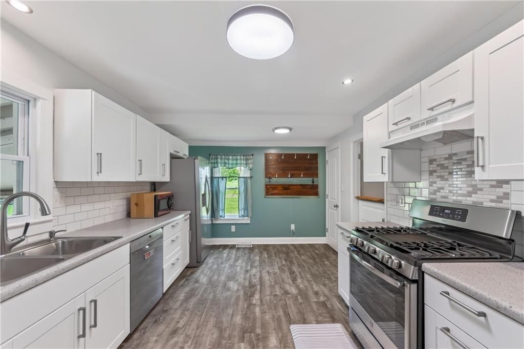 918 N Claremont Street — photo 17