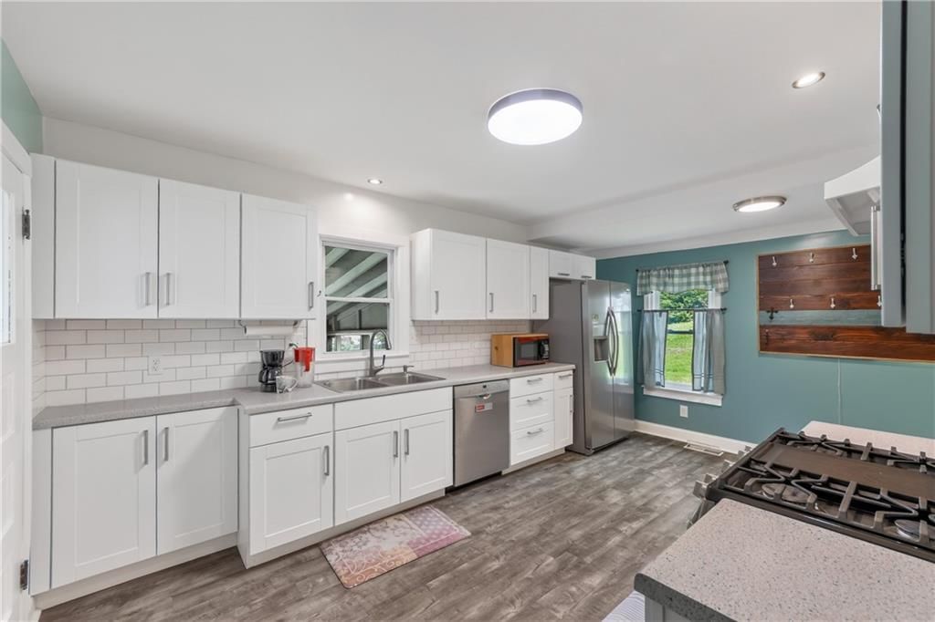 918 N Claremont Street — photo 18