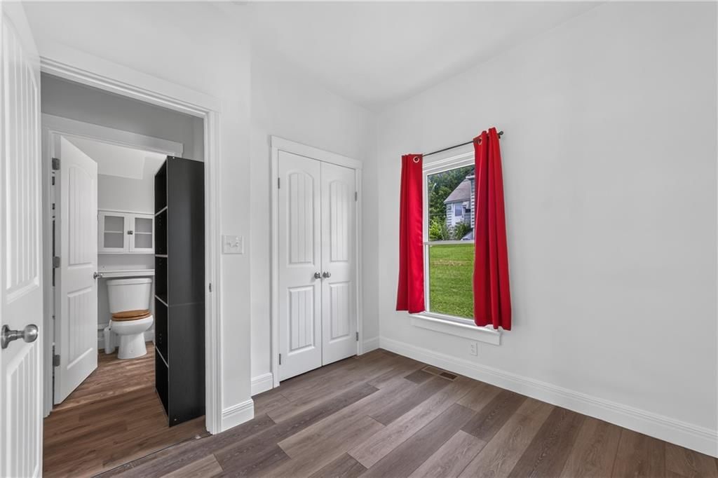 918 N Claremont Street — photo 26