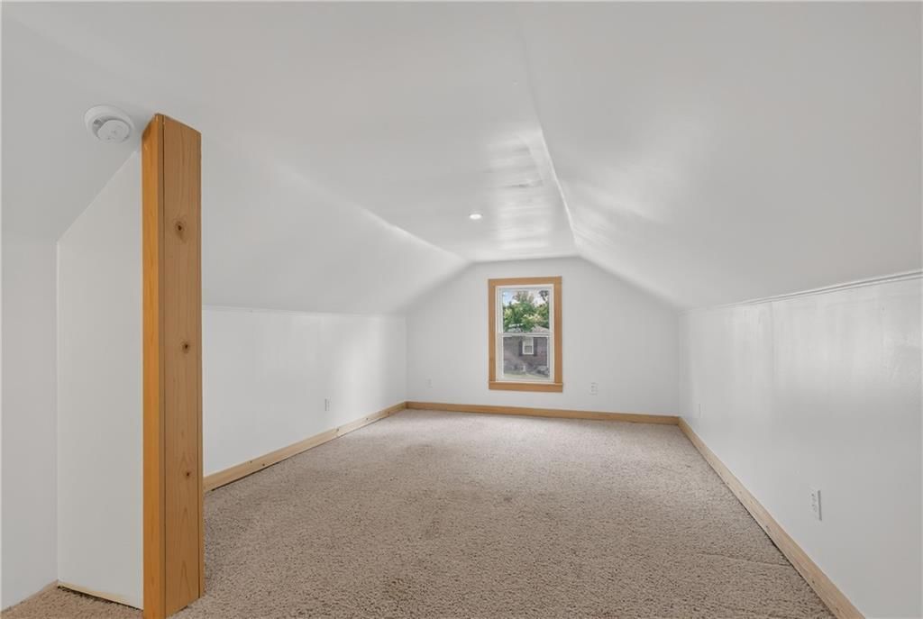 918 N Claremont Street — photo 27