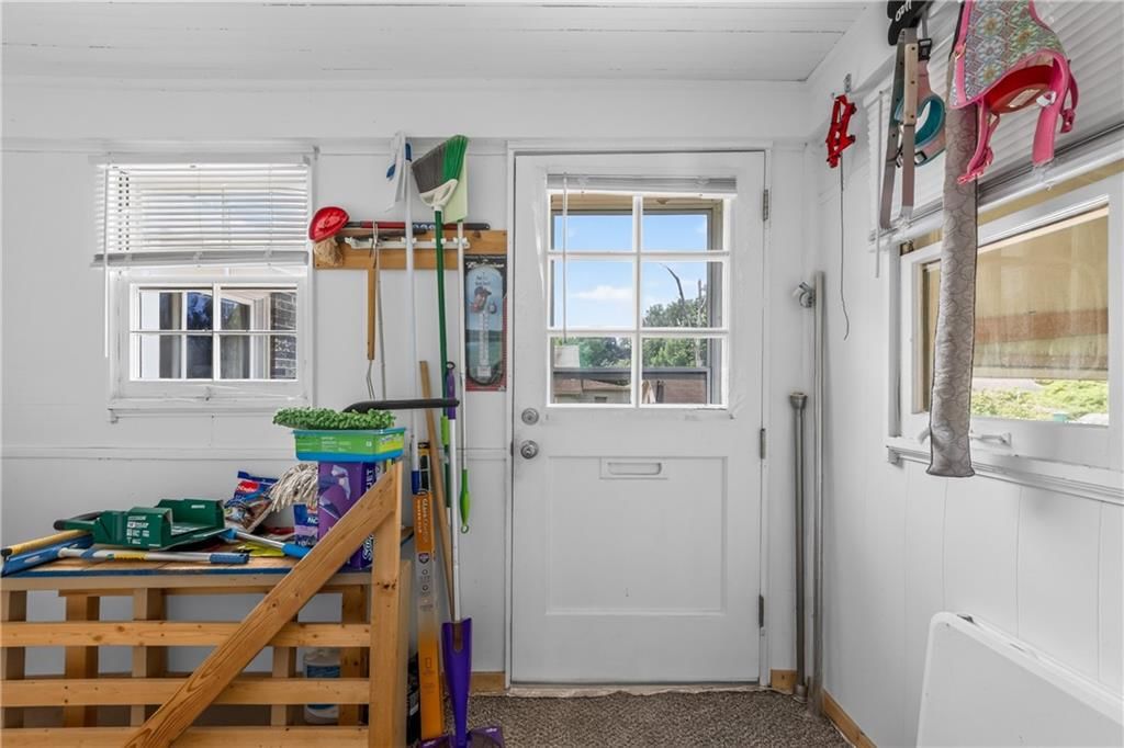 918 N Claremont Street — photo 30