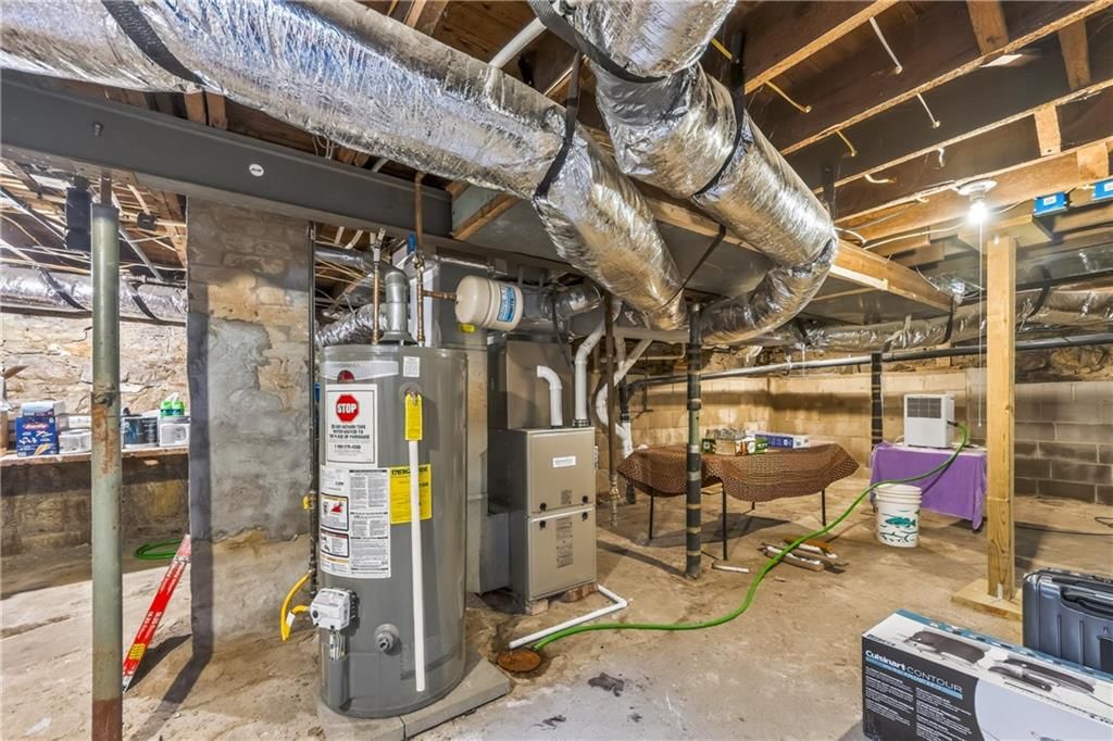 918 N Claremont Street — photo 31