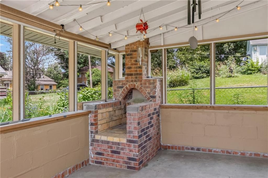 918 N Claremont Street — photo 34