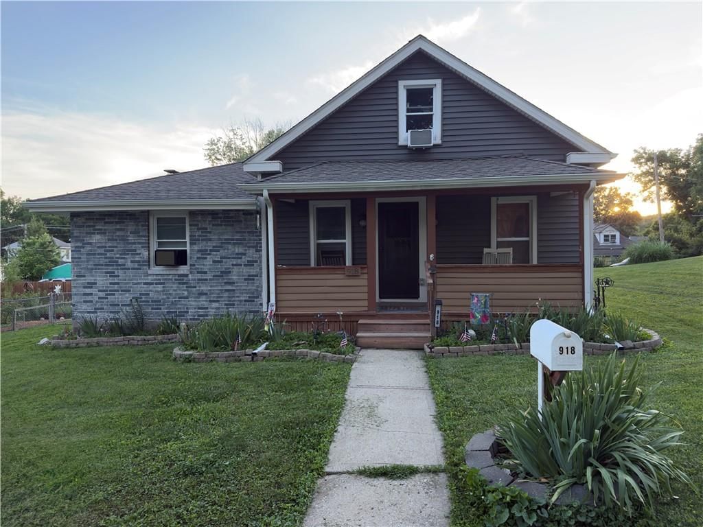 918 N Claremont Street — photo 43