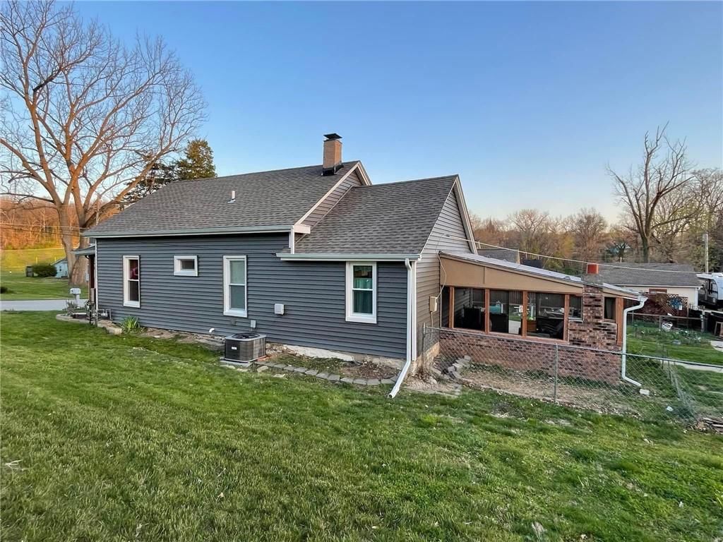 918 N Claremont Street — photo 46