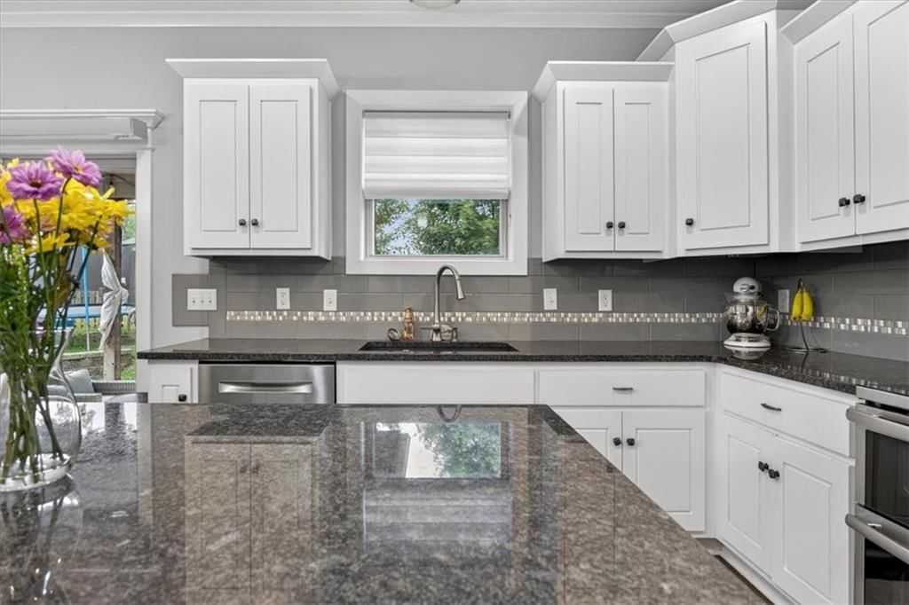 4401 NE Gateway Drive — photo 5