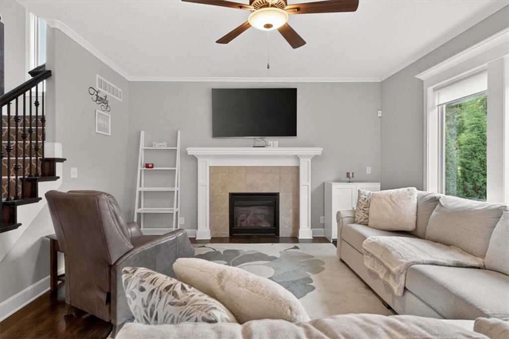 4401 NE Gateway Drive — photo 11