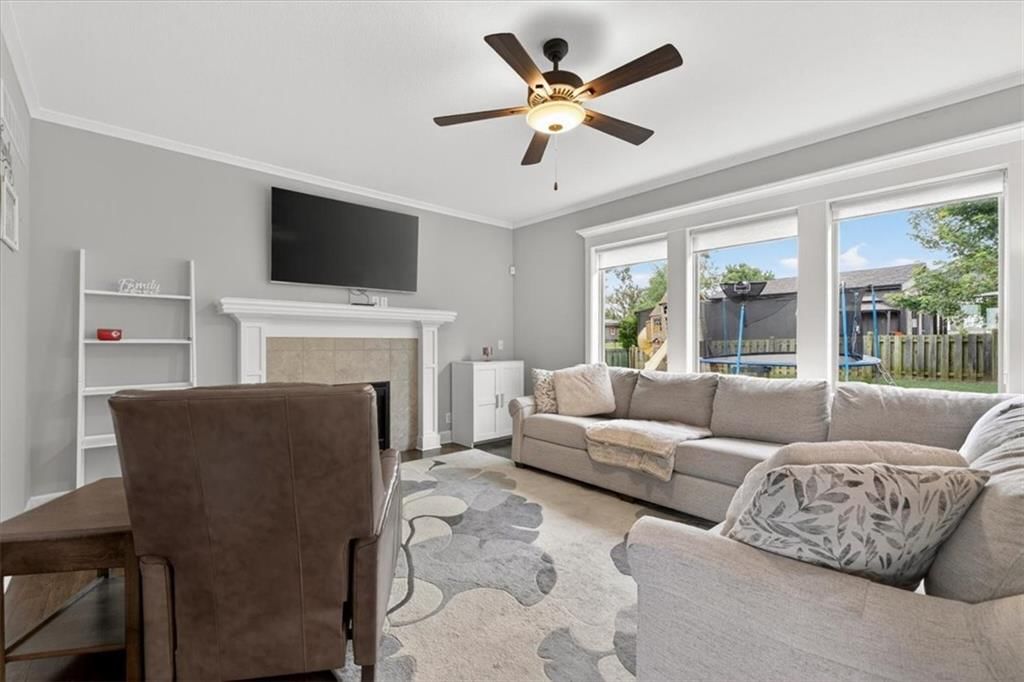 4401 NE Gateway Drive — photo 12