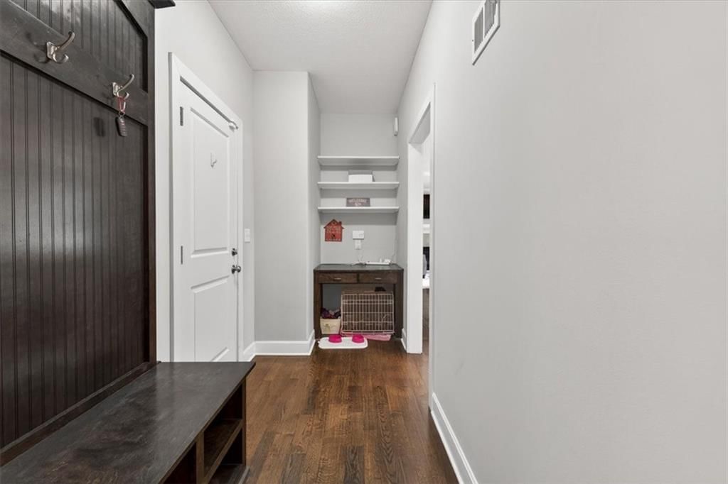 4401 NE Gateway Drive — photo 19