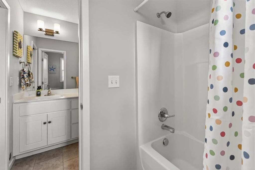 4401 NE Gateway Drive — photo 23