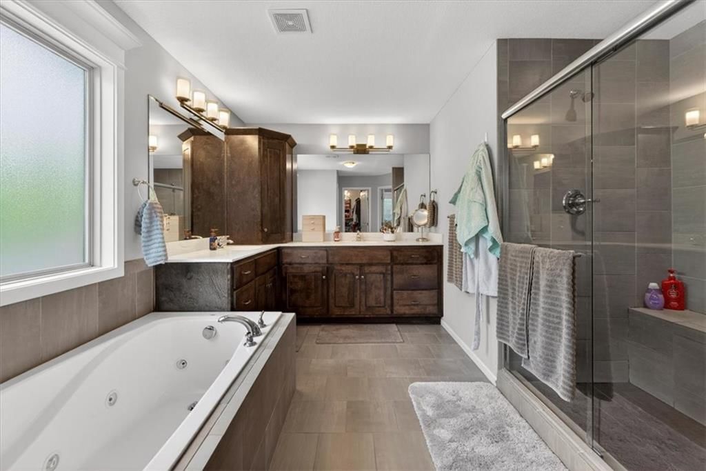 4401 NE Gateway Drive — photo 31