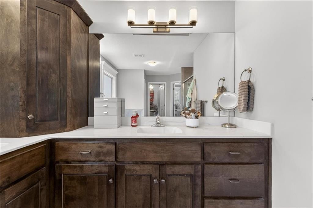4401 NE Gateway Drive — photo 33