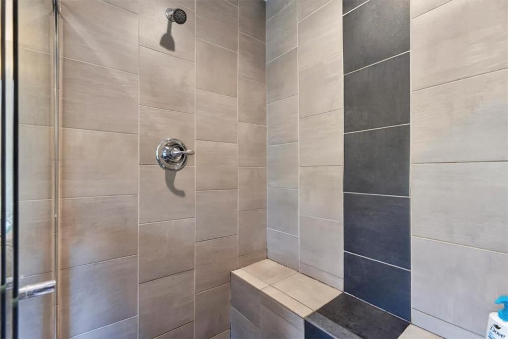 4401 NE Gateway Drive — photo 35