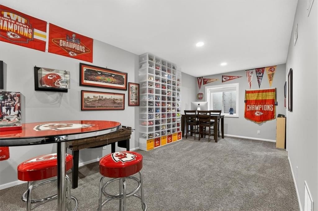 4401 NE Gateway Drive — photo 47
