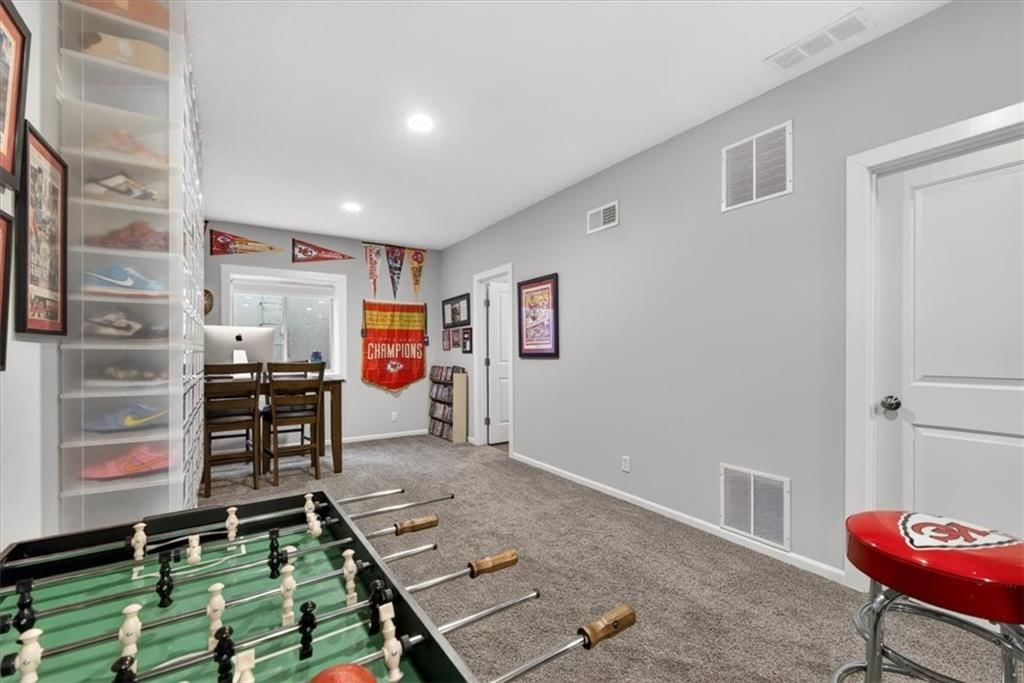 4401 NE Gateway Drive — photo 48