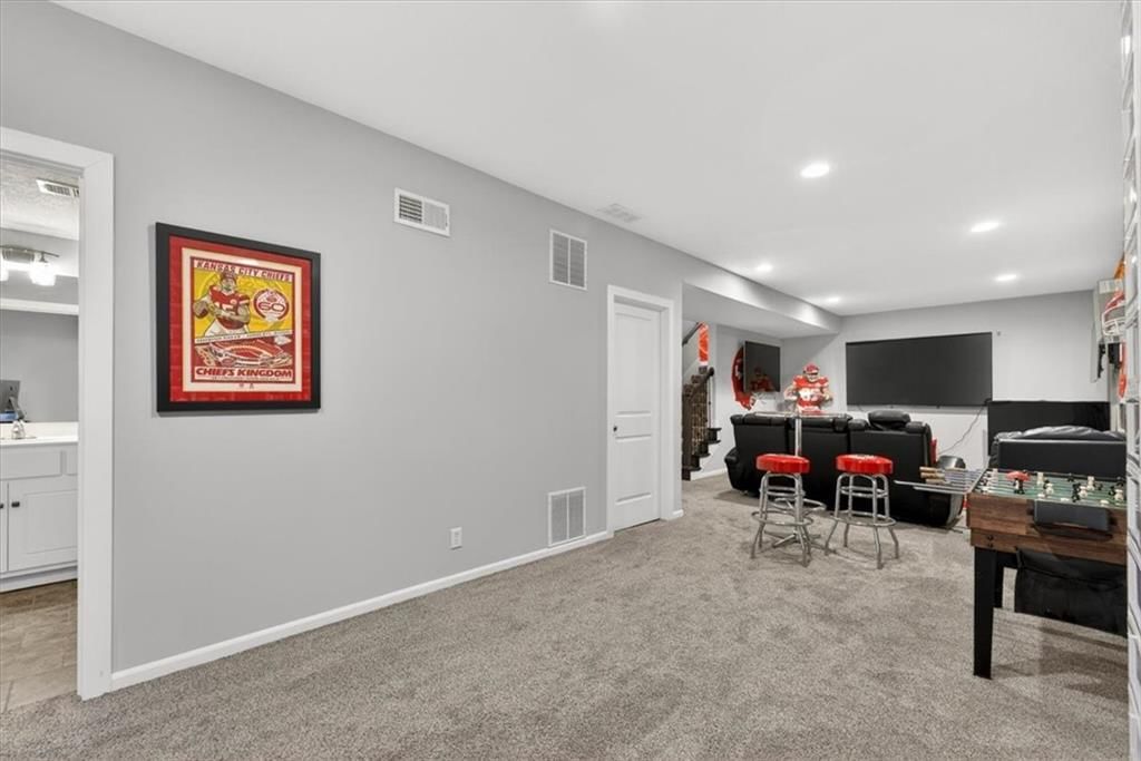 4401 NE Gateway Drive — photo 50